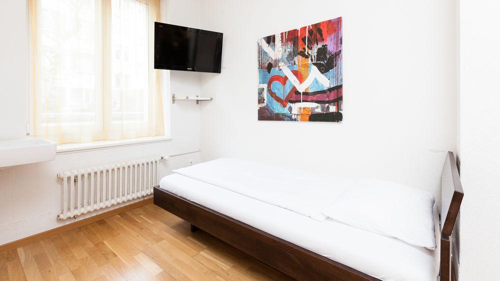Swiss Star Guesthouse Oerlikon - Contactless Self Check-In Zürich Kültér fotó
